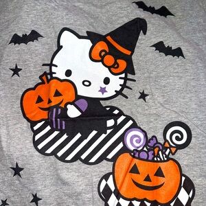 Hello Kitty T-shirt- Halloween 🎃 edition 🎃
